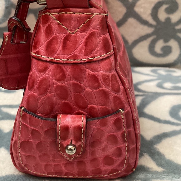 ** SALE** DOONEY & BOURKE ALLIGATOR LOOK HANDBAG - Picture 5 of 7